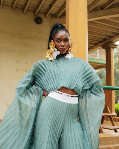 Litchi Top and Logo pleated Pants