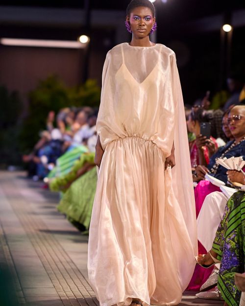 THE MANTA FLOW DRESS