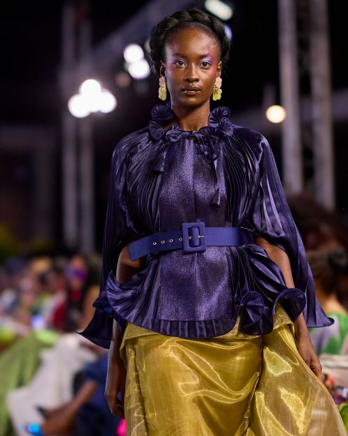 THE HAMLET TOP AND THE TANG SKIRT