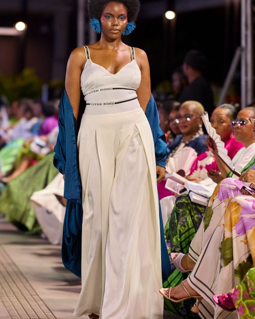 THE TRAVEL SET AND THE MARINE NOIR JACKET